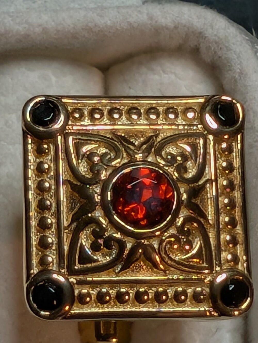 Garnet And Black Spinel Cufflinks - Picture 6 of 6